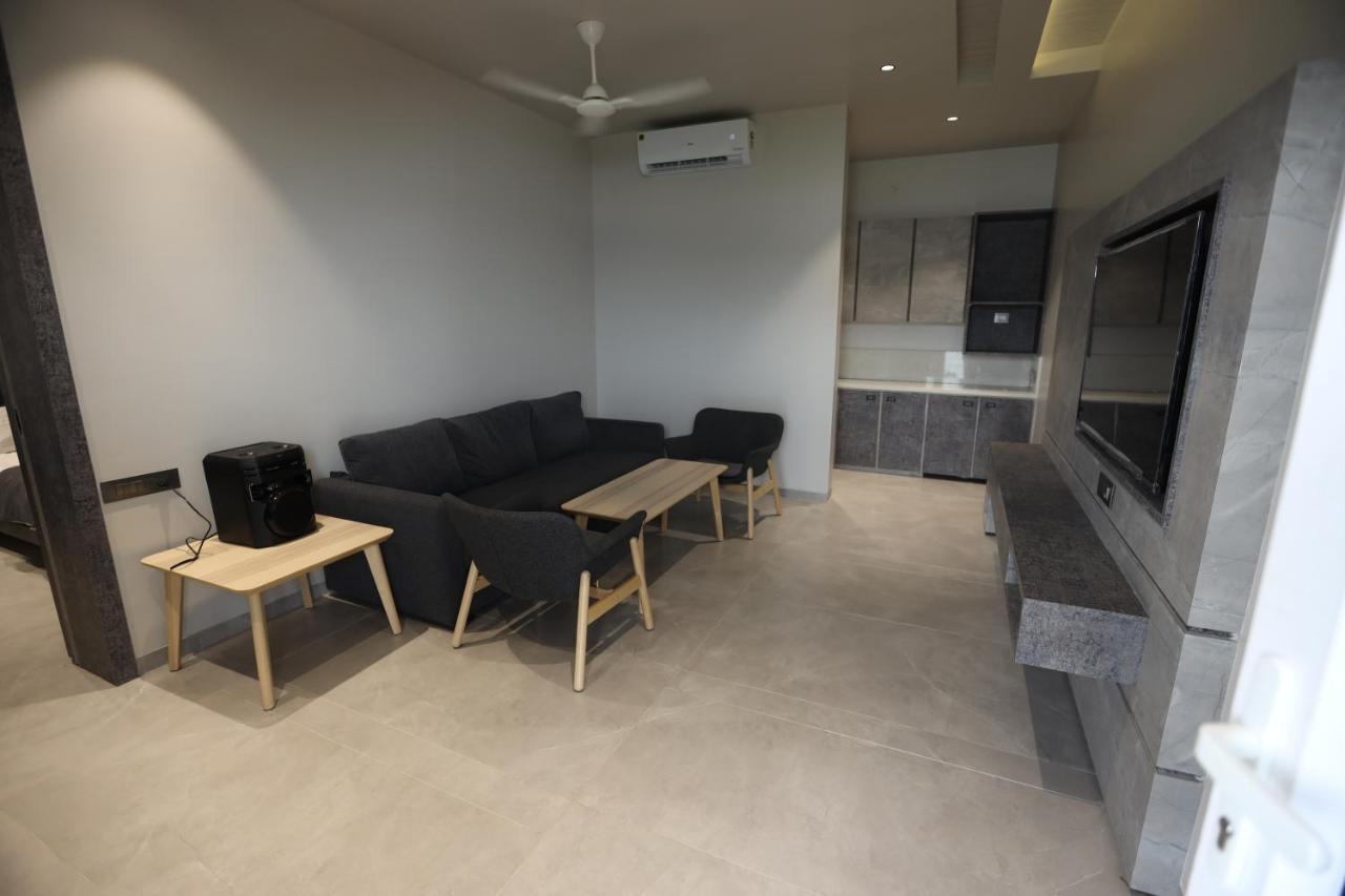 Jumbo Paradise 1 Bhk Luxury Lake View Cottage Lonavala Luaran gambar